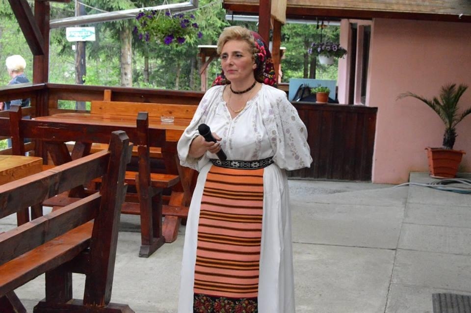 Interpreta Mariana Condrea-Artista ta pentru evenimente perfecte